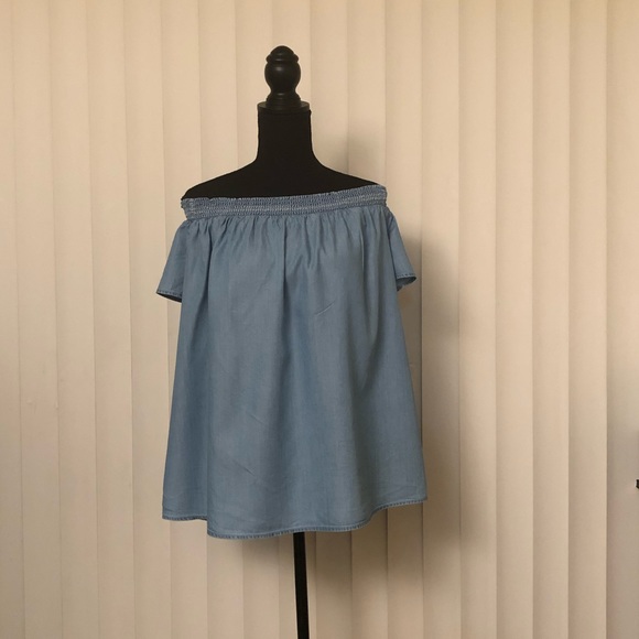 Old Navy Tops - Old Navy off the shoulder shirt